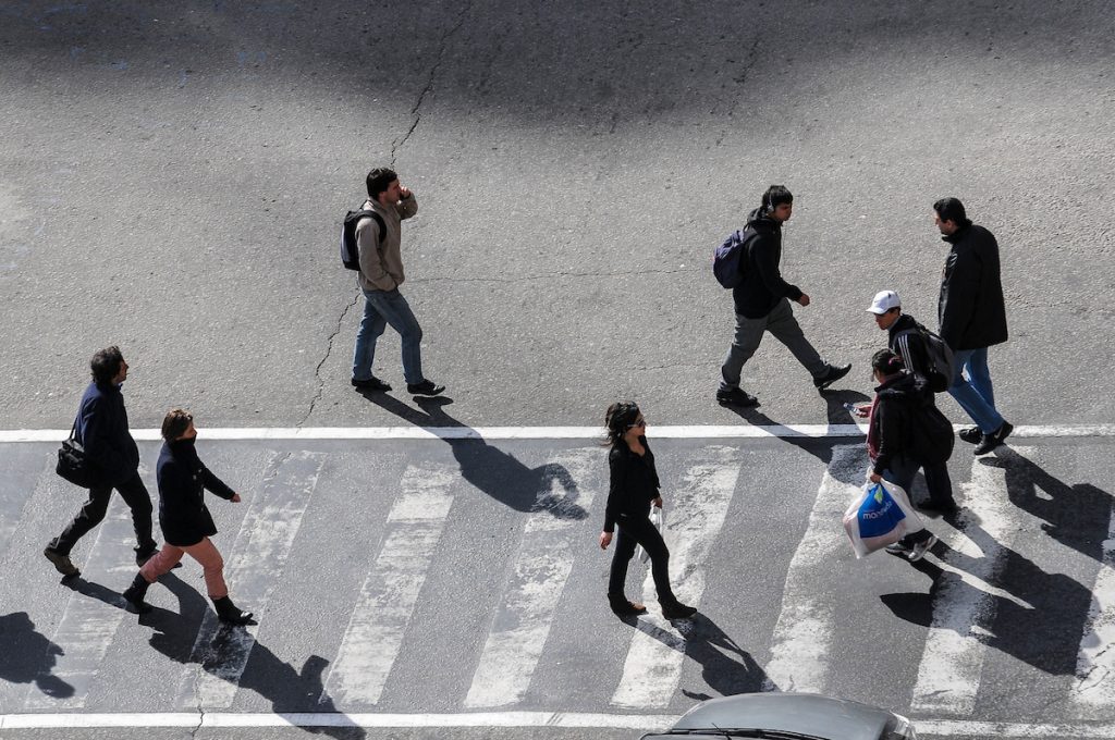 Acoso callejero en Uruguay: 7 de cada 10 mujeres asegura haber sido acosada cuando era menor de edad