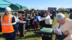 La intendencia de Canelones junto al municipio de Las Piedras entregaron equipamientos de reciclaje a dos mil personas de la ciudad