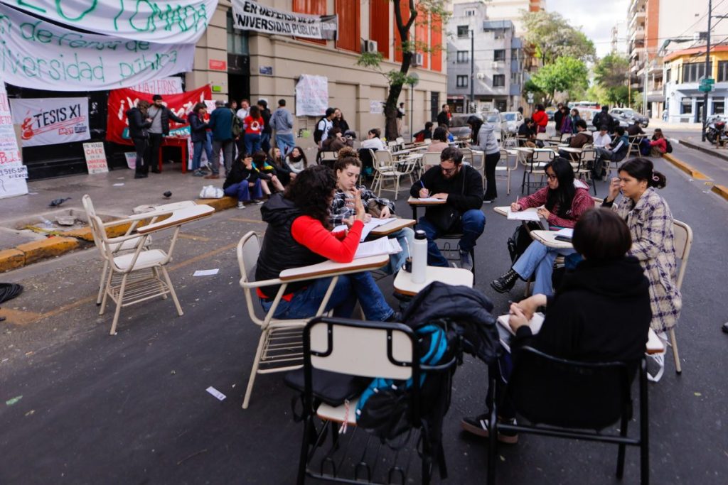 Argentina: se agudiza el conflicto universitario con la toma de más facultades