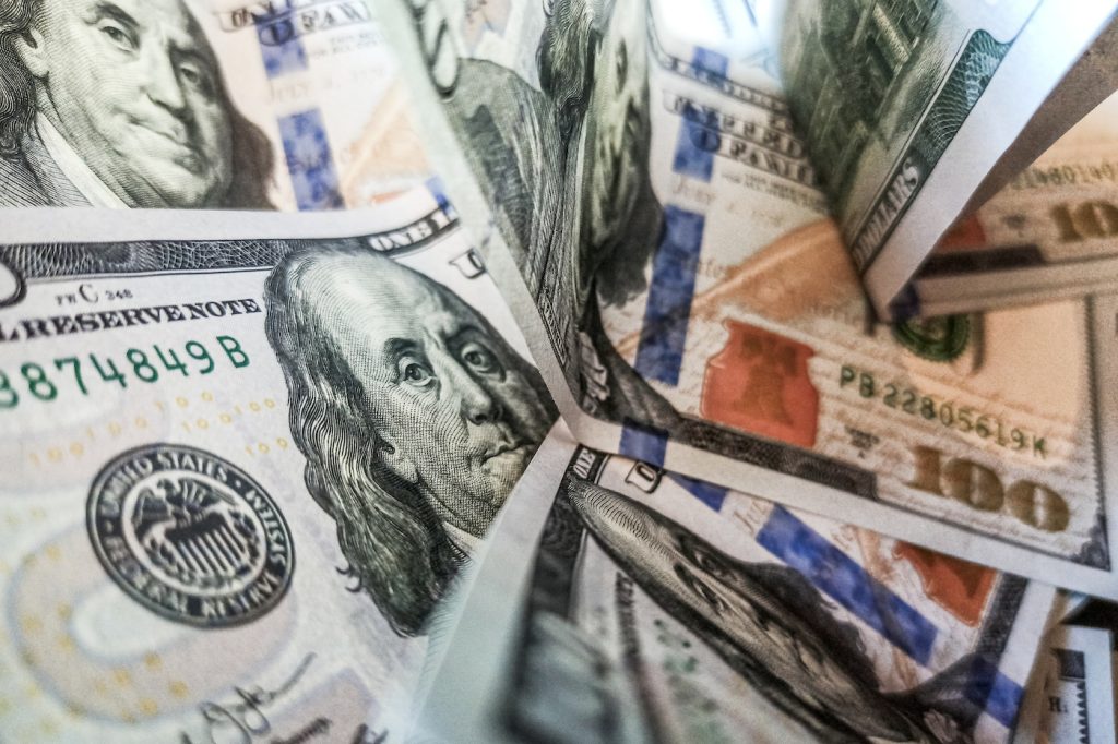 Mercado de valores | Dólar se fortalece tras elecciones en Estados Unidos