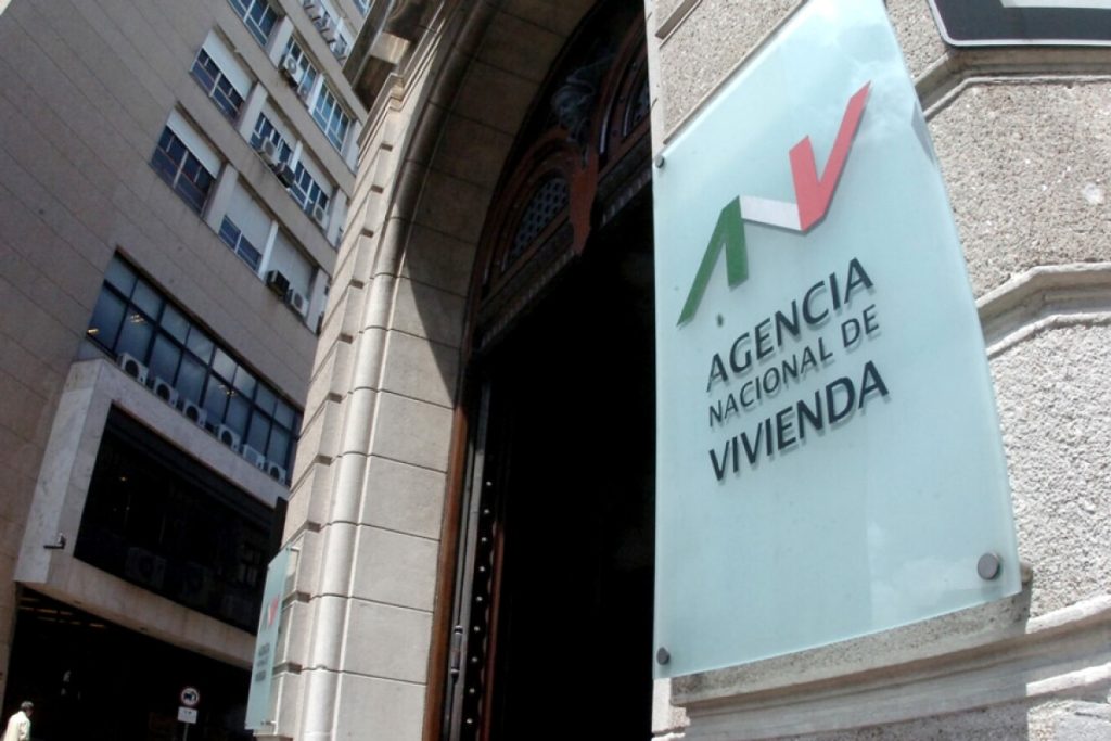 Deudores en UR: La mayoría de las intendencias no brindó información fundamental para aplicar la ley