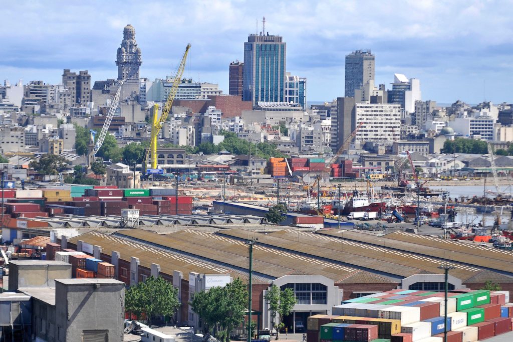 Disminuyó movimiento de contenedores en el puerto de Montevideo por competencia con Buenos Aires