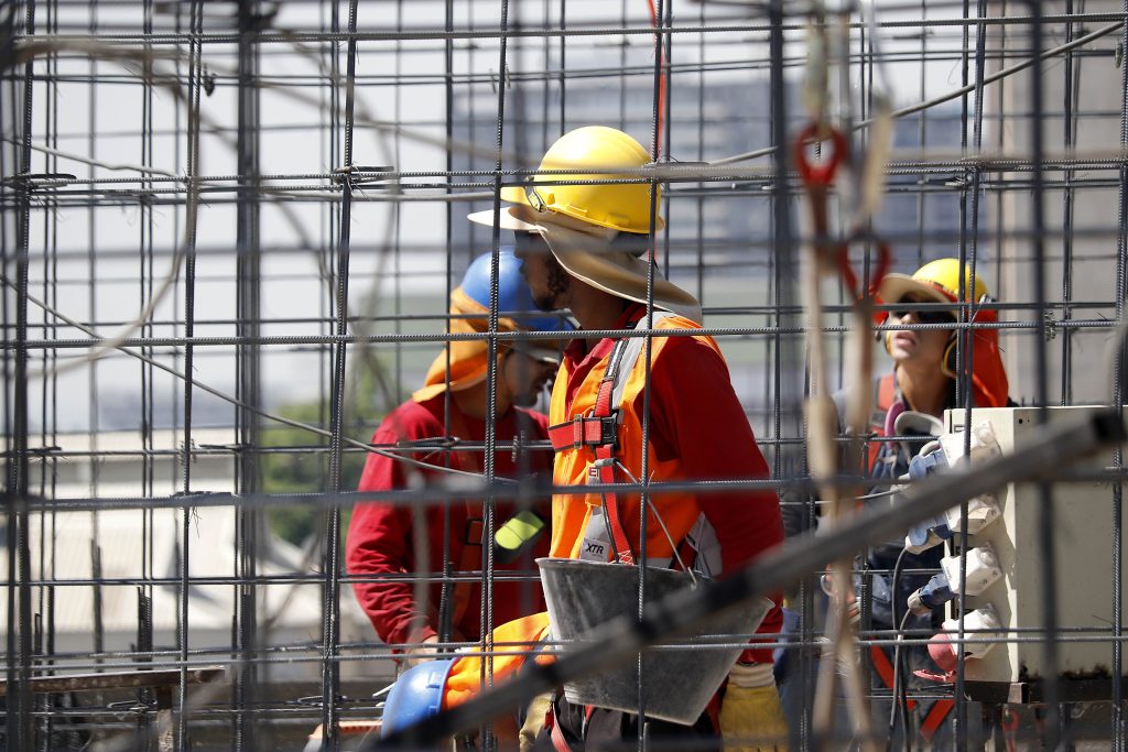 España y la reducción de la jornada laboral | El análisis del Dr. Rodrigo Deleón