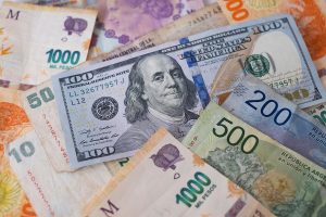Sigue bajando el dólar en Argentina