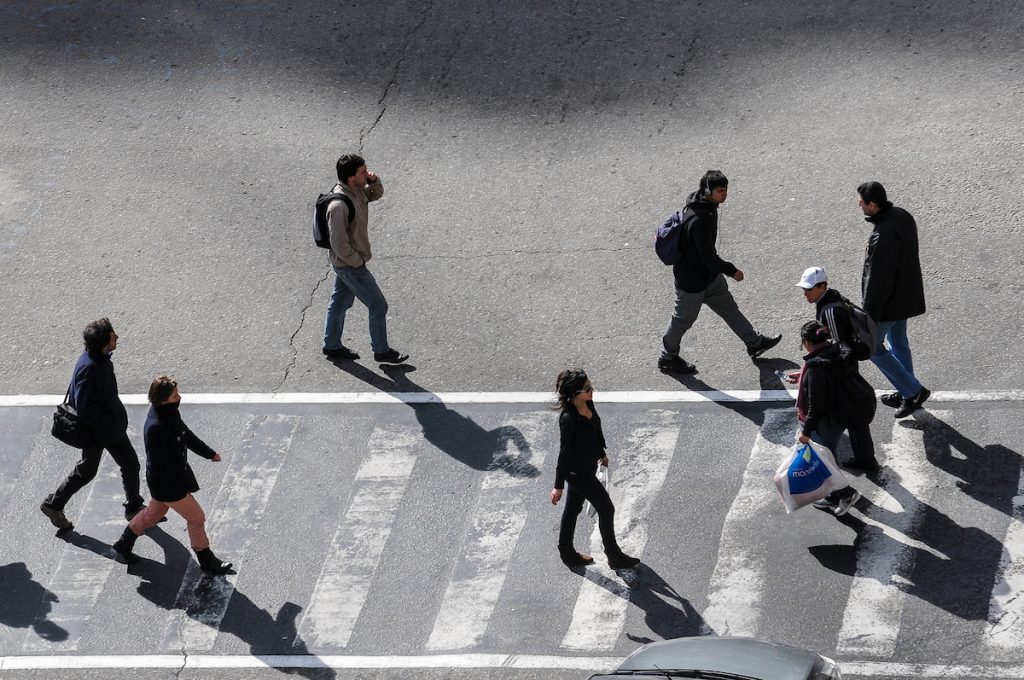 Bajaron la pobreza y la desigualdad en 2024