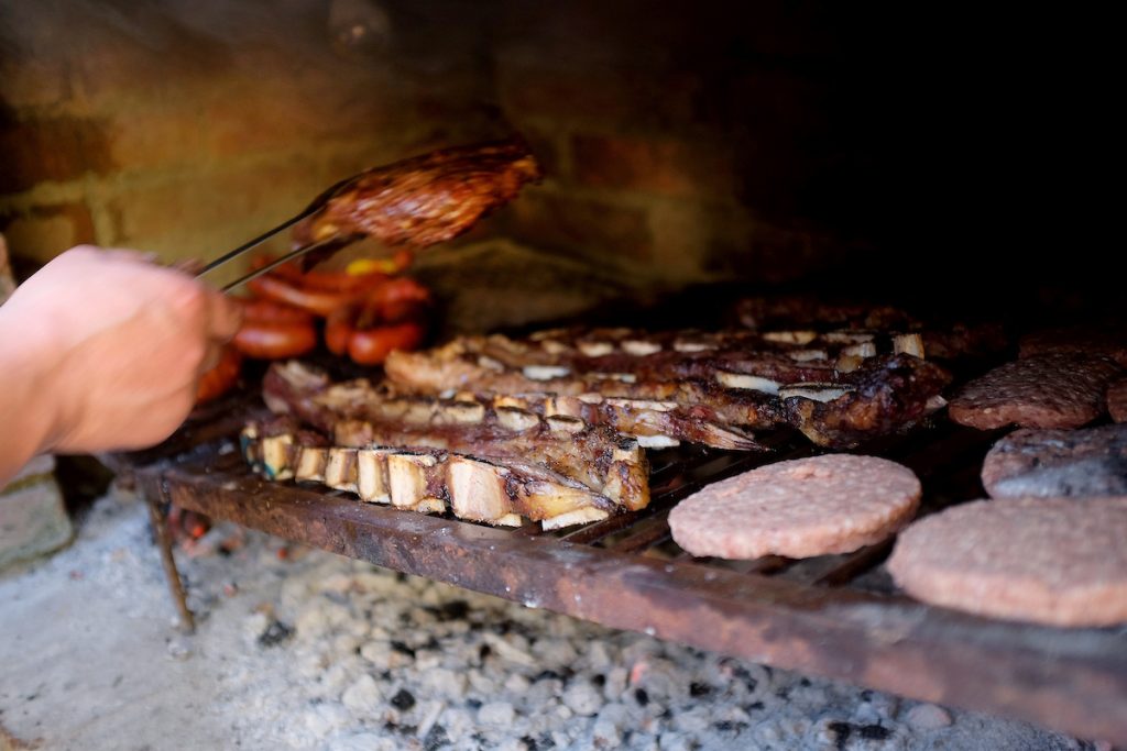 Asado: historia, tradición y mercados