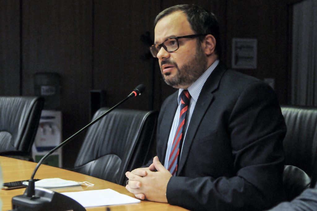 Schipani propone que jerarcas políticos presenten certificado de libre deuda: “No es coherente administrar recursos públicos y no pagar impuestos”