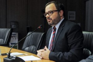 Schipani propone que jerarcas políticos presenten certificado de libre deuda: “No es coherente administrar recursos públicos y no pagar impuestos”