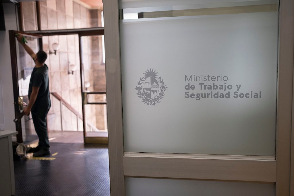 Empleo estable que se mantiene por encima del año pasado