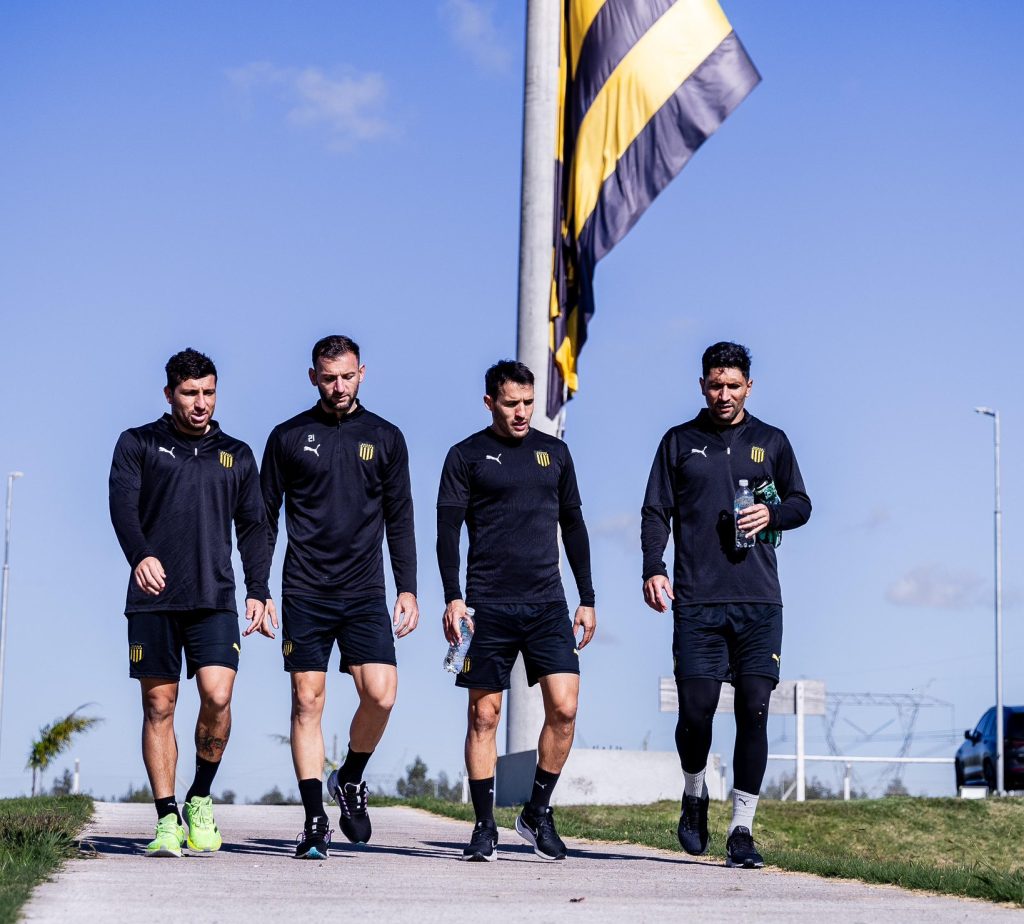 Peñarol enfrenta a Bulo Bulo en Cochabamba por Copa Libertadores