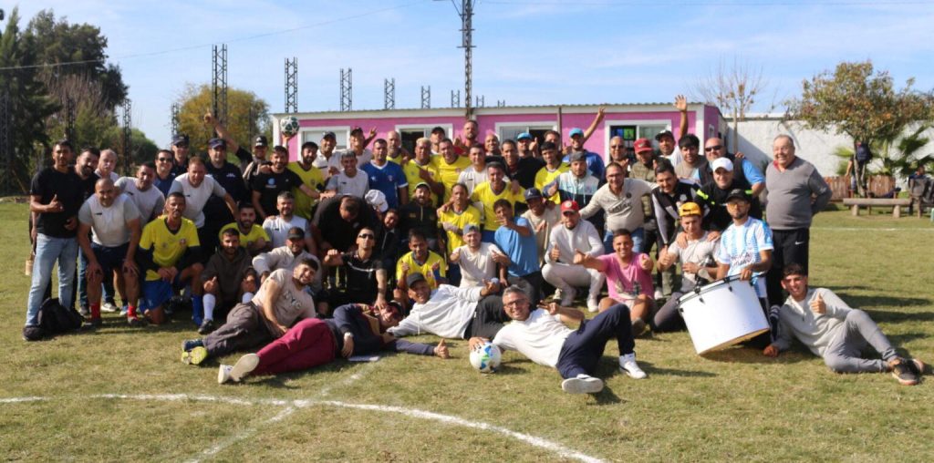 La ONG Vida Nueva Uruguay jugó un partido de fútbol con reclusos de Punta de Rieles para fortalecer la reinserción social