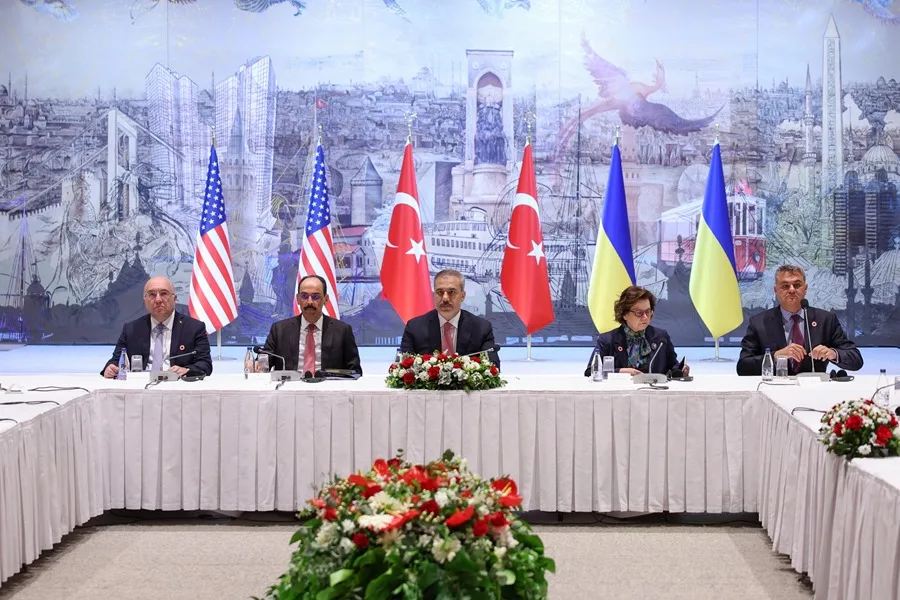 Reunión en Turquía por guerra entre Rusia y Ucrania