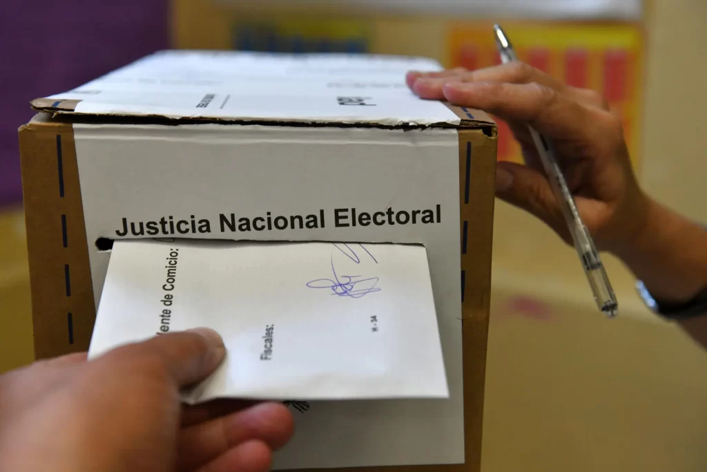 Argentina: ganaron los oficialismos en las cuatro provincias donde se votó ayer