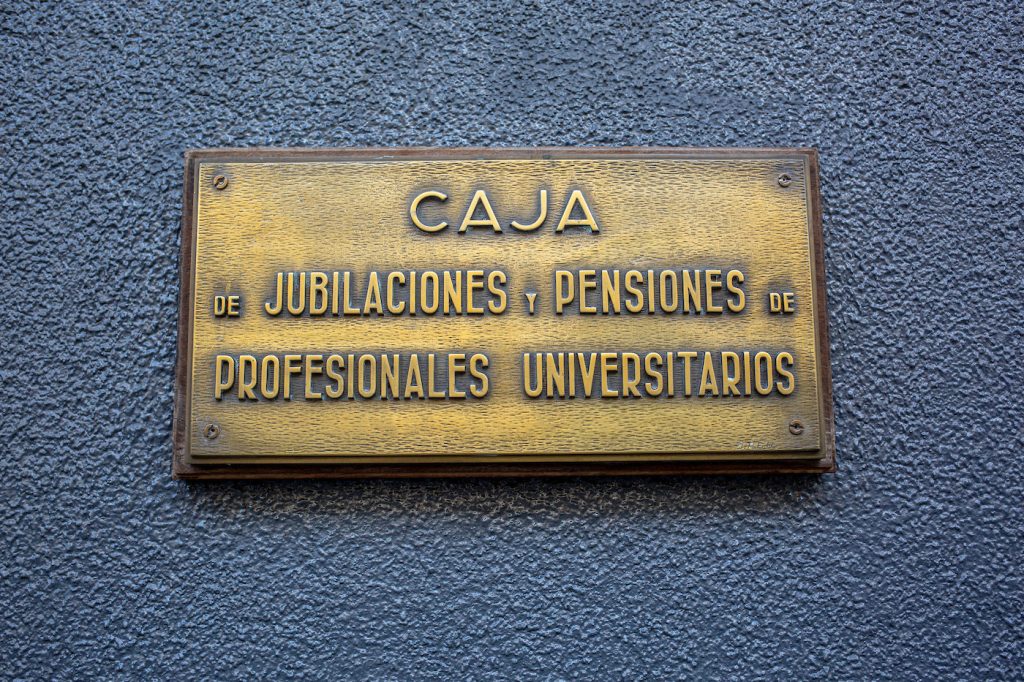 Veterinarios cuestionan el sistema de sueldos fictos en la Caja de Profesionales