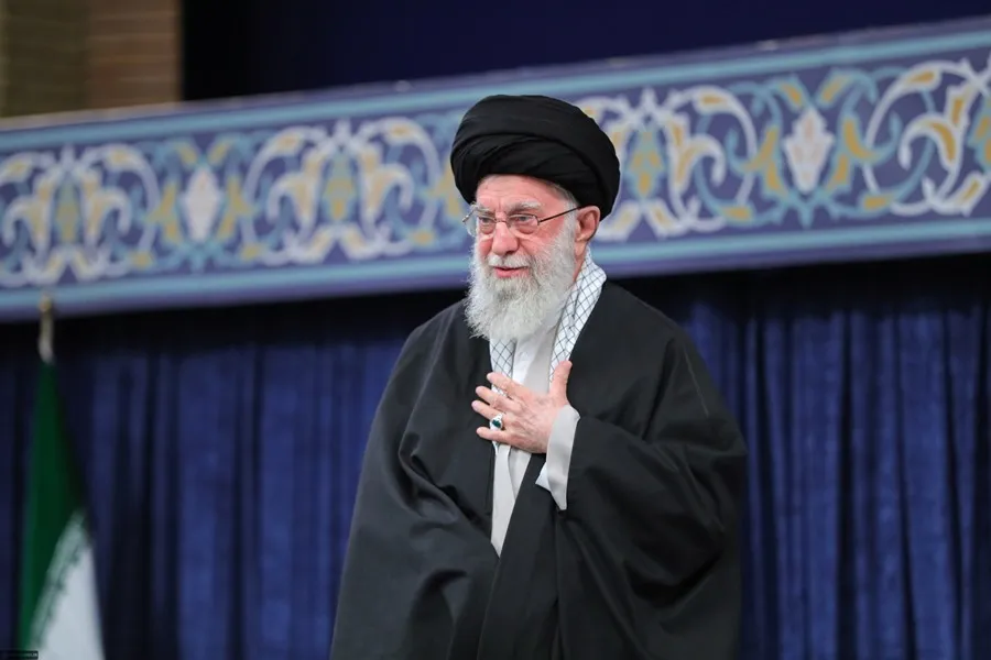 Jamenei afirma que Irán «aplastó» a Israel y dio «una dura bofetada» a Estados Unidos