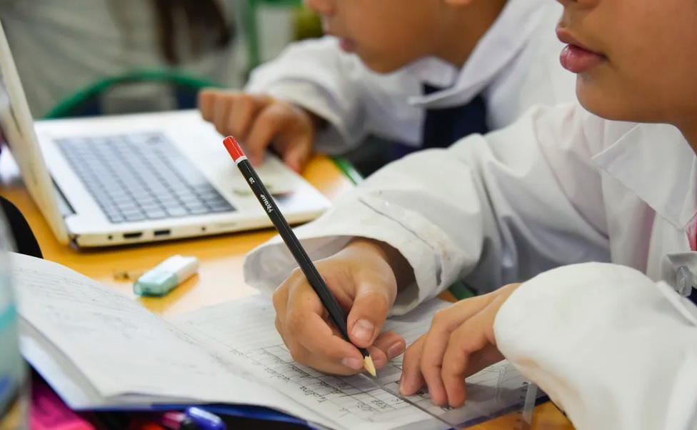 Uruguay está antepenúltimo en egreso de Secundaria en América Latina