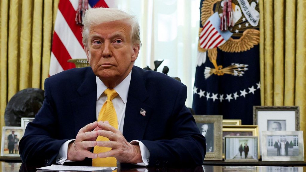 Trump reanuda envío de armas a Ucrania y lanza duras críticas a Putin