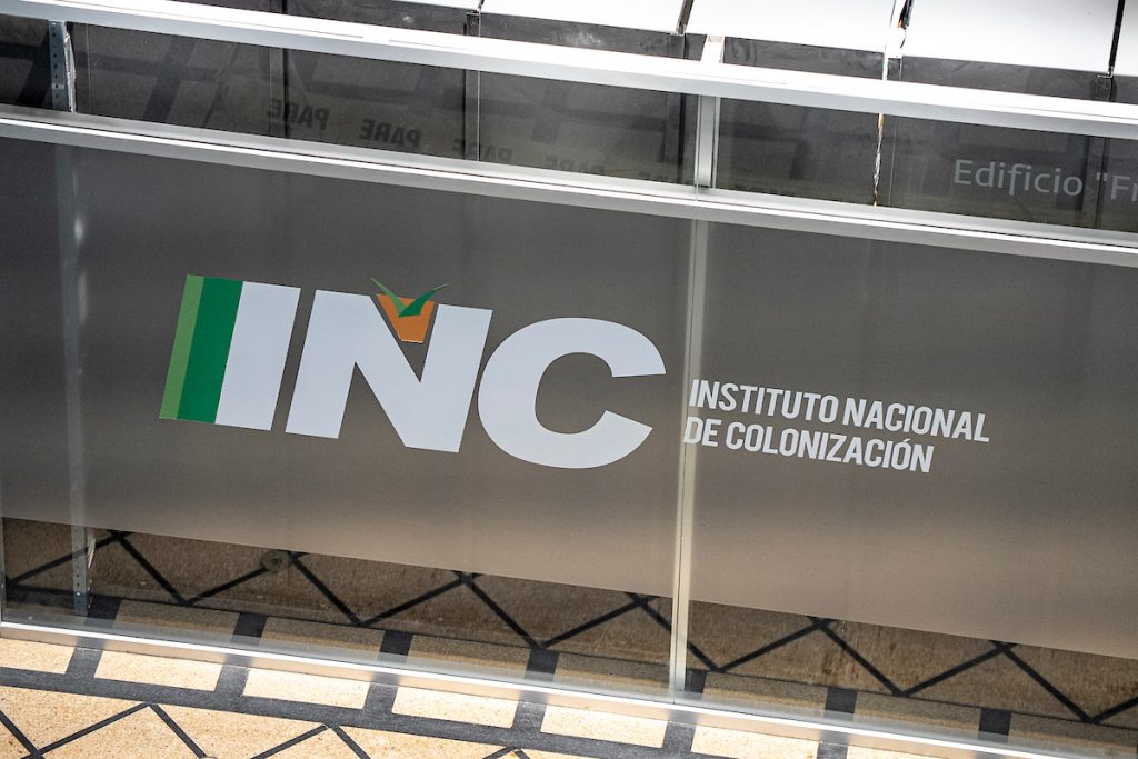 Colonización: en busca de la mayoría legal para una compra directa