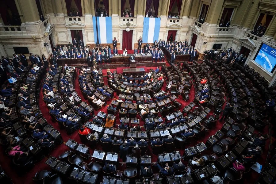 Congreso de Argentina: Insultos y empujones entre oficialismo y oposición