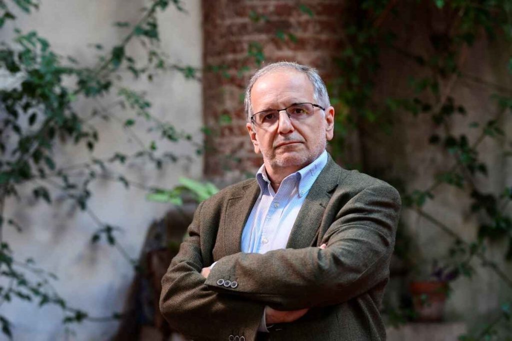 “Estamos en manos de un Kafka digital”: Álvaro Ahunchain sobre estafas, plataformas y cultura en crisis