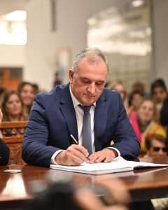Daniel Ximénez asumió como intendente en un día histórico para Lavalleja: El Frente Amplio gobernará por primera vez el departamento