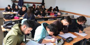 Fundación 3F lanza 600 becas para jóvenes que quieran terminar el liceo