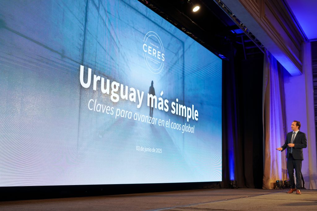 Duplicación de trámites, normas obsoletas y altos costos: El diagnóstico de Ceres sobre la burocracia del Estado uruguayo