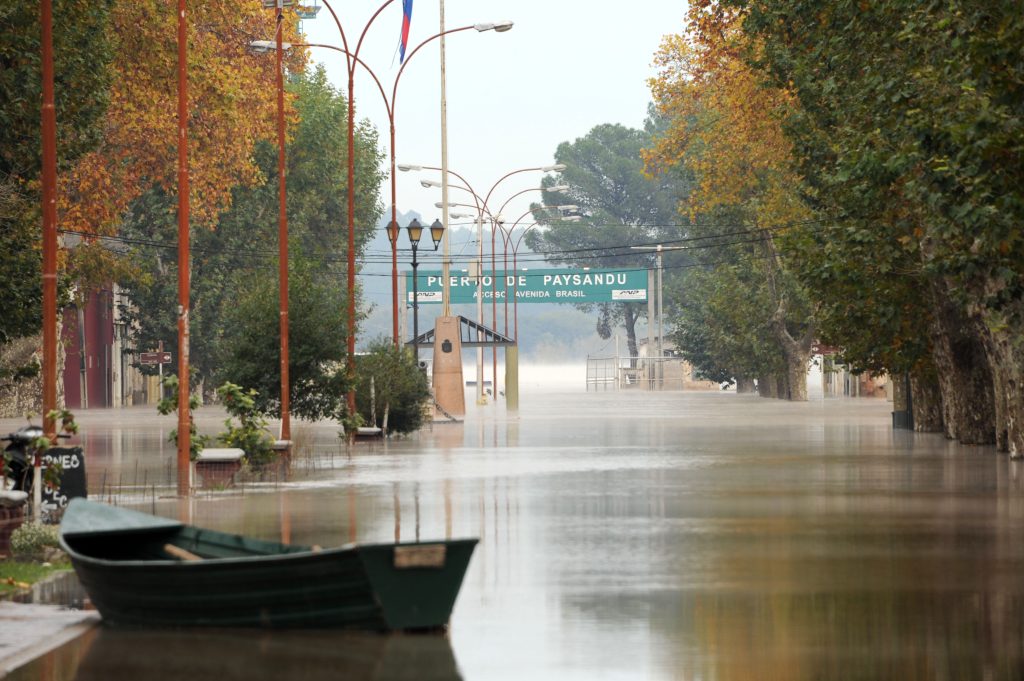 Inundaciones en Paysandú: Se espera que cantidad de evacuados aumente a 600 para el viernes