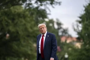 Los aranceles de Trump bajan las bolsas y se reúne urgentemente la UE