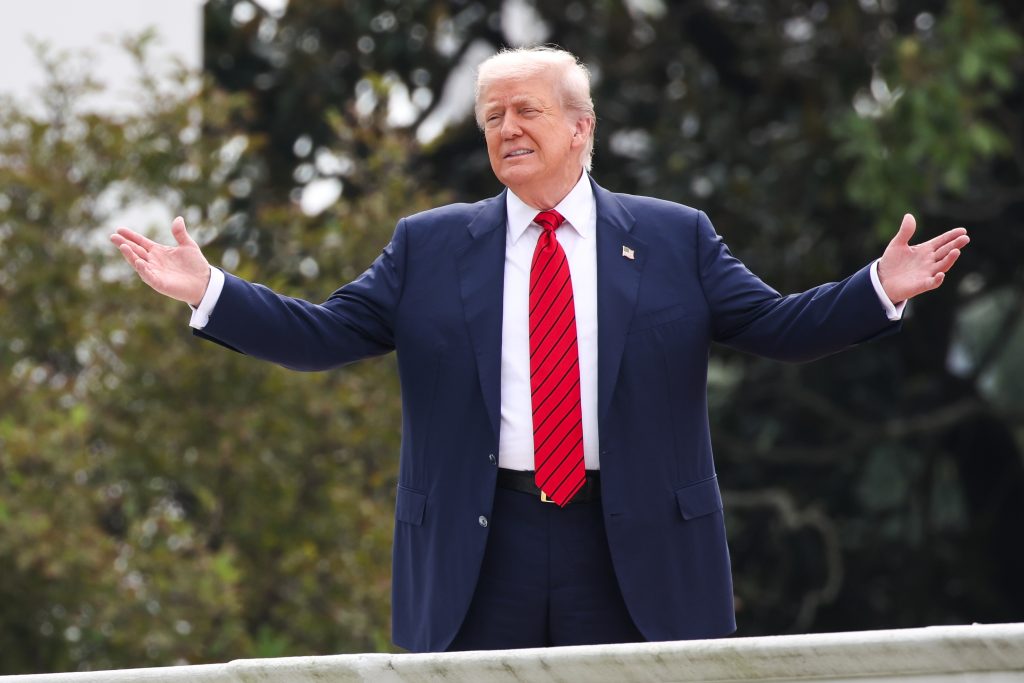 Trump presiona por el fin de la guerra en Ucrania y planea reunión con Putin y Zelenski