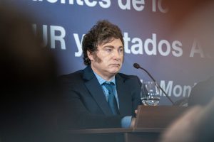 Se oficializó el veto de Milei al aumento para jubilados y emergencia en discapacidad
