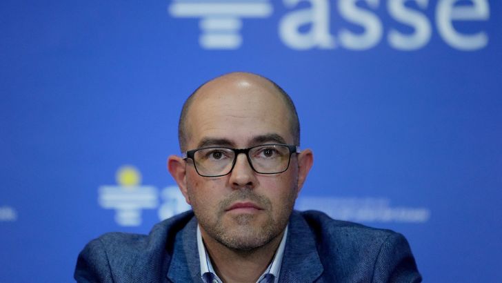 Presidente de ASSE atiende pacientes en dos mutualistas cuando la ley se lo prohíbe