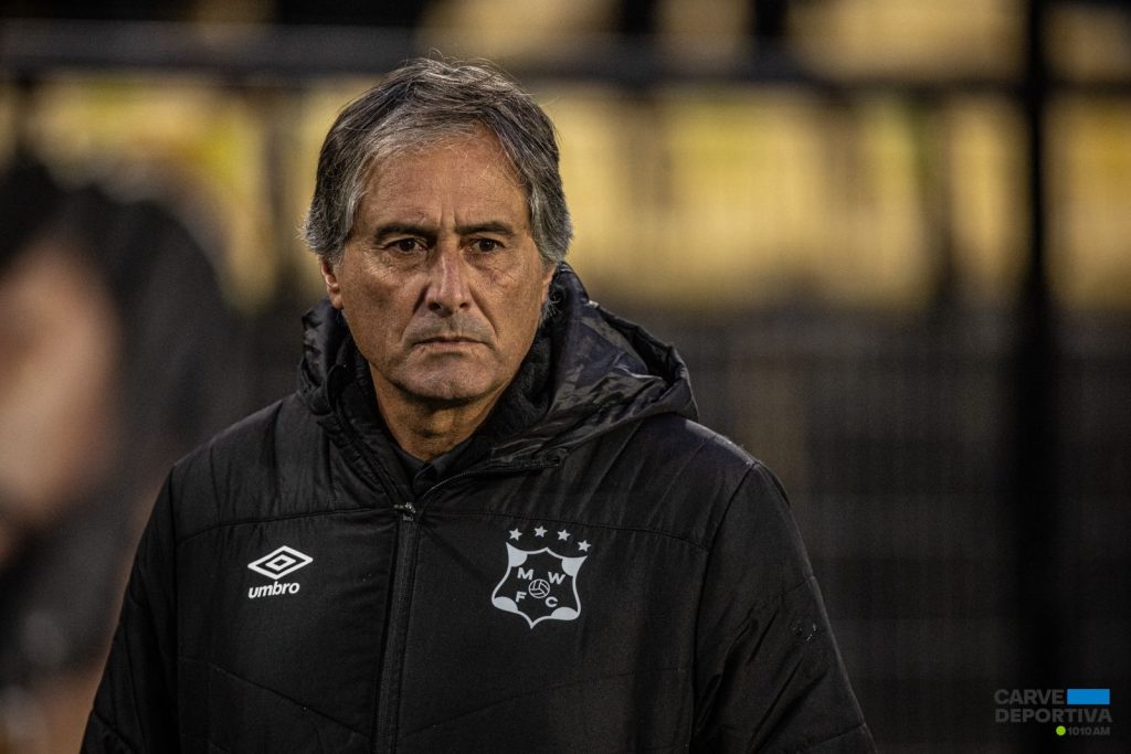 Alejandro Apud dejó de ser el técnico de Wanderers