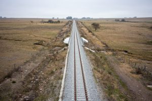 Durazno: una mujer de 55 años murió tras ser atropellada por un tren en un cruce ferroviario
