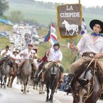 Soriano vive la 16.ª Marcha de Caballería en el marco del Bicentenario de la Independencia