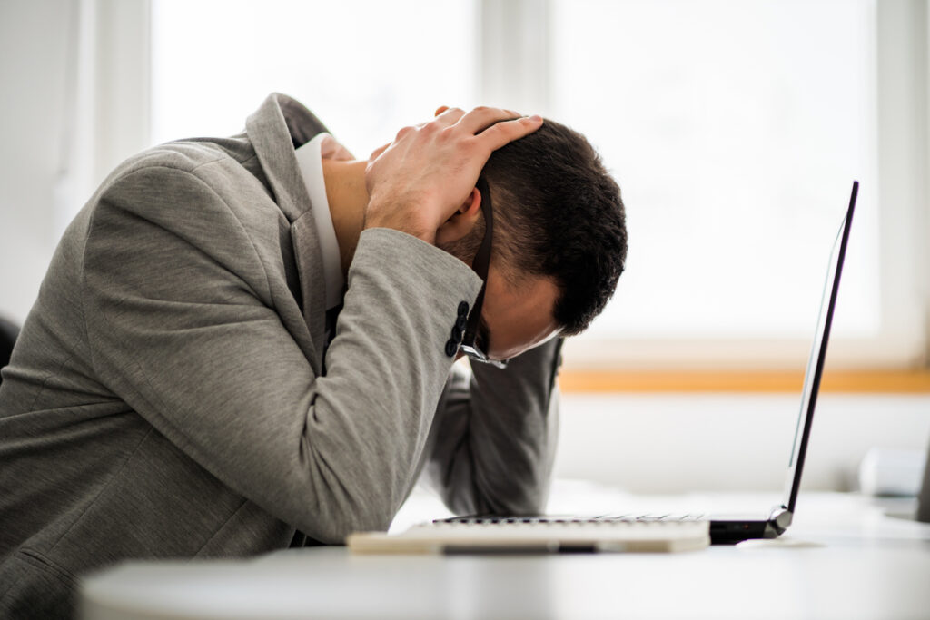 Salud mental en los lugares de trabajo | El análisis del Dr. Rodrigo Deleón