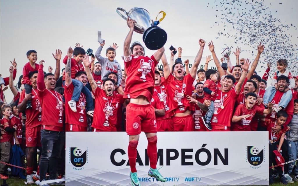 Universitario (Salto) se consagró campeón de OFI tras el triunfo de local ante Río Negro (San José)