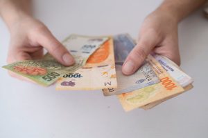Preocupación por Argentina y advertencia por Uruguay