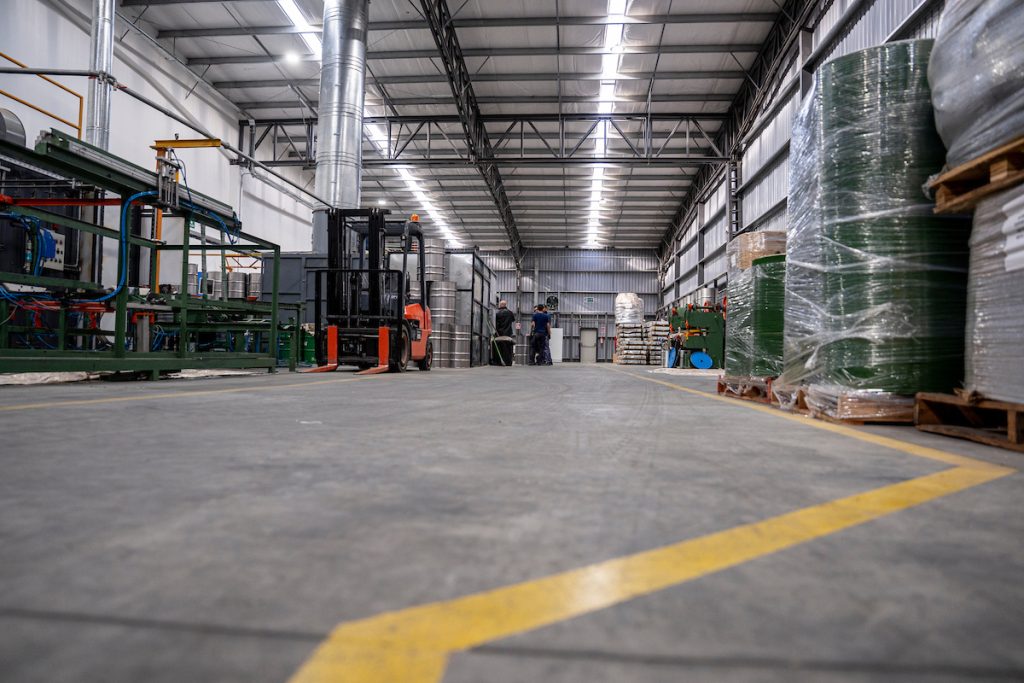 Se enciende luz amarilla por el empleo industrial