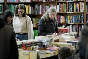 La 47ª Feria Internacional del Libro de Montevideo abrió con Isabel Allende y un récord de escritores invitados