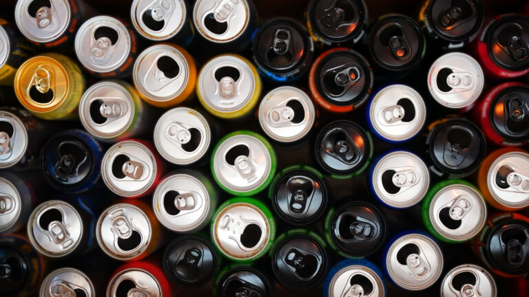 Bebidas energizantes: Gobierno se propone “regular” y no “prohibir” su venta a menores de edad