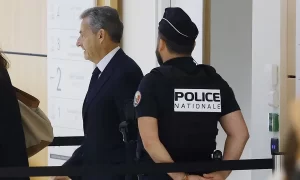 Expresidente francés Nicolás Sarkozy fue condenado a cinco años de cárcel
