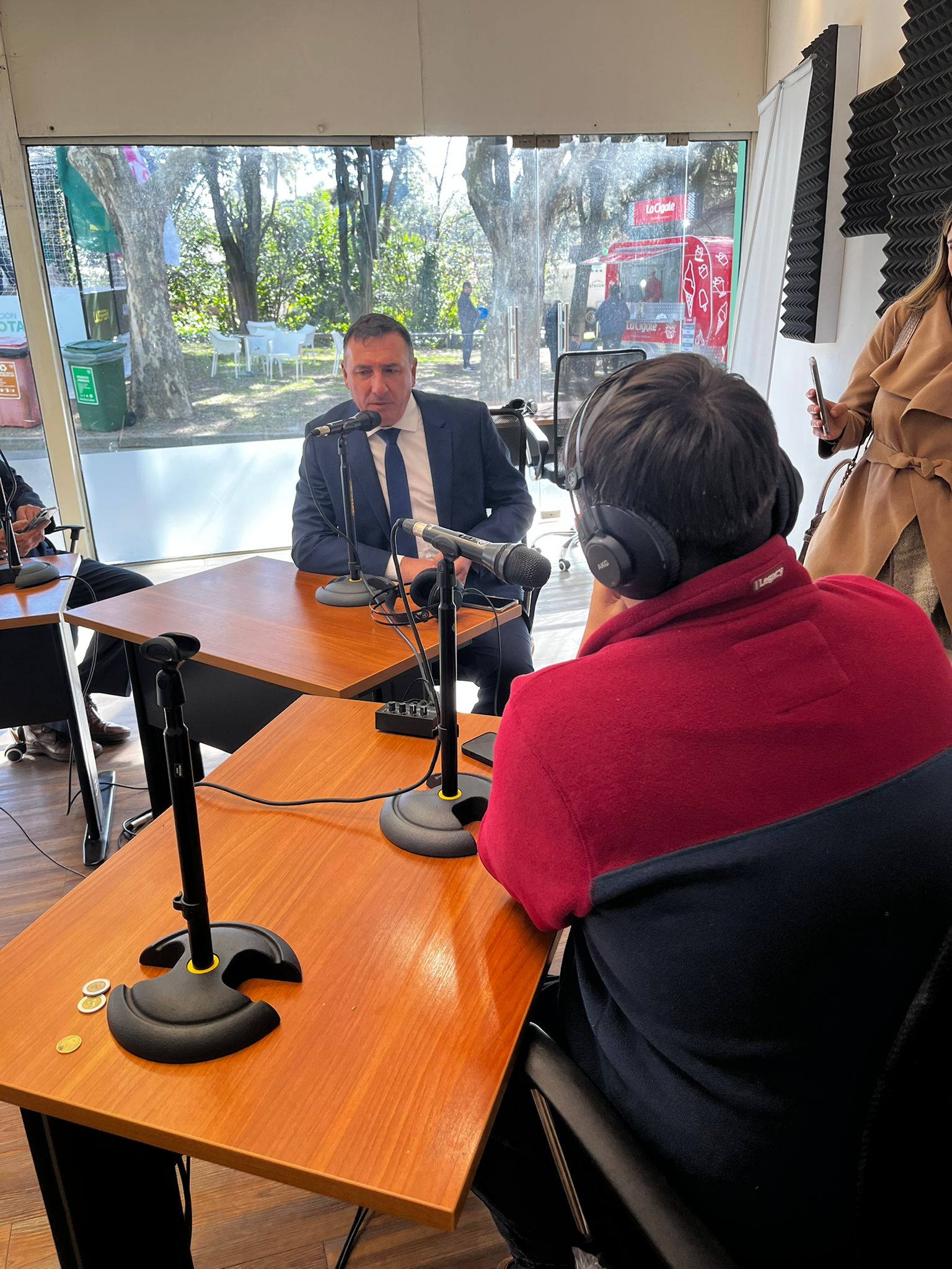Con la presencia de Albisu la intendencia de Salto inaugura stand en la Rural del Prado