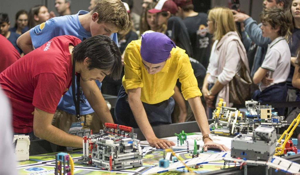 Ceibal celebra la 12ª Olimpíada de Robótica, Programación y Videojuegos en el Antel Arena, con participación récord Ceibal celebra la 12ª Olimpíada de Robótica, Programación y Videojuegos en el Antel Arena, con participación récord