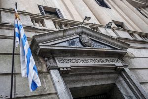 Mercado de valores | Uruguay tiene la mejor nota de calificación de riesgo de América Latina