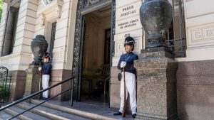 Hay una «cifra negra» de gente que no puede acceder a defensores públicos, advierten desde el gremio
