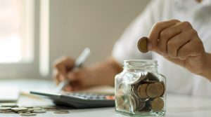 Taller de educación financiera para adultos en Cardona: la Fundación Banco República promueve decisiones informadas sobre el dinero