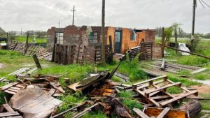 Temporal en Paysandú dejó techos volados, calles anegadas y más de 3.000 usuarios sin luz