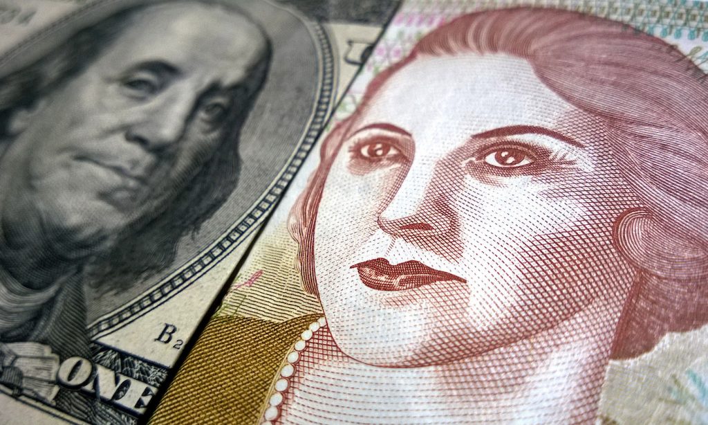 Mercado de valores | Dólar sin fuerza provoca aumento de ahorros en pesos