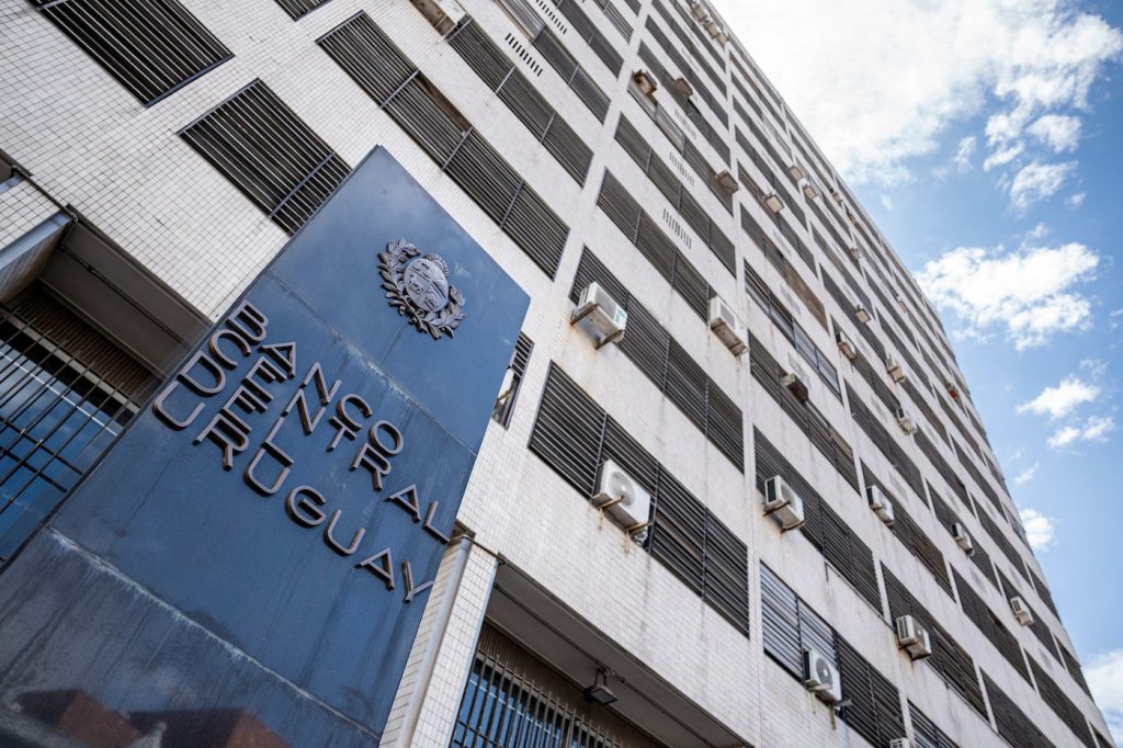 El BCU baja la tasa de interés y apunta a la neutralidad: qué implica y cómo viene la economía | Análisis del Centro de Estudios para el Desarrollo